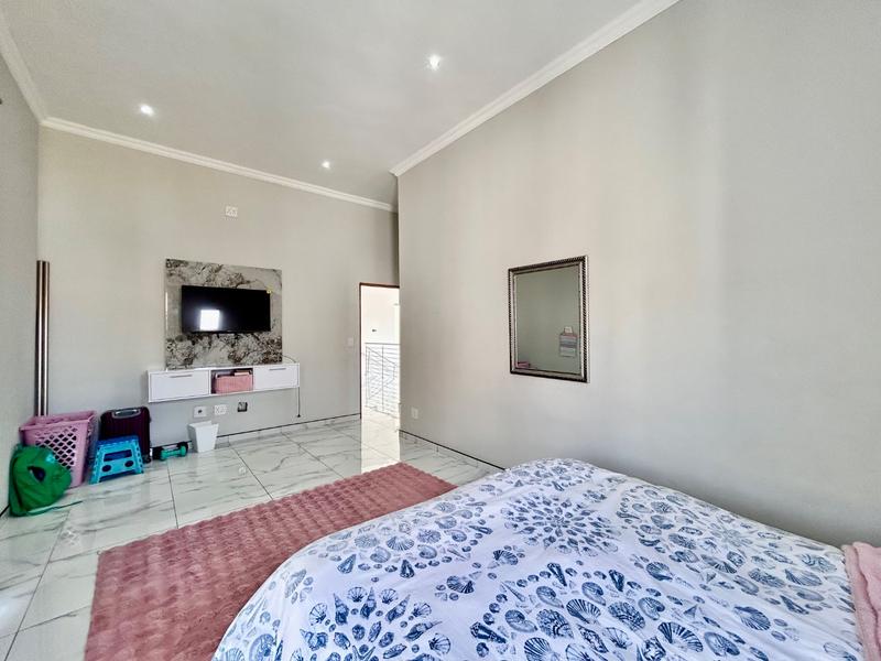 5 Bedroom Property for Sale in Xanadu North West